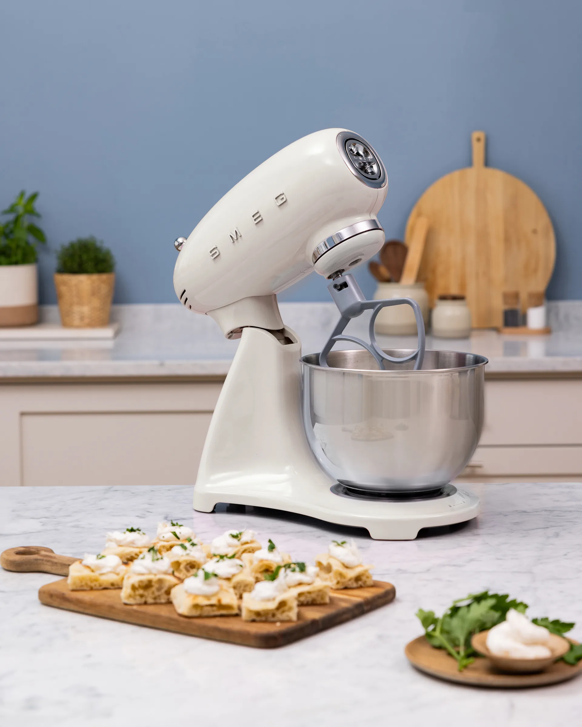 Smeg 50's style köksmaskin, Creme, 1000 w, 4,8 L Smeg