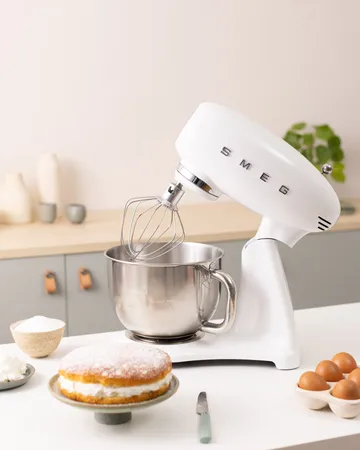 Smeg 50's style köksmaskin - Vit, 1000 w, 4,8 L - Smeg