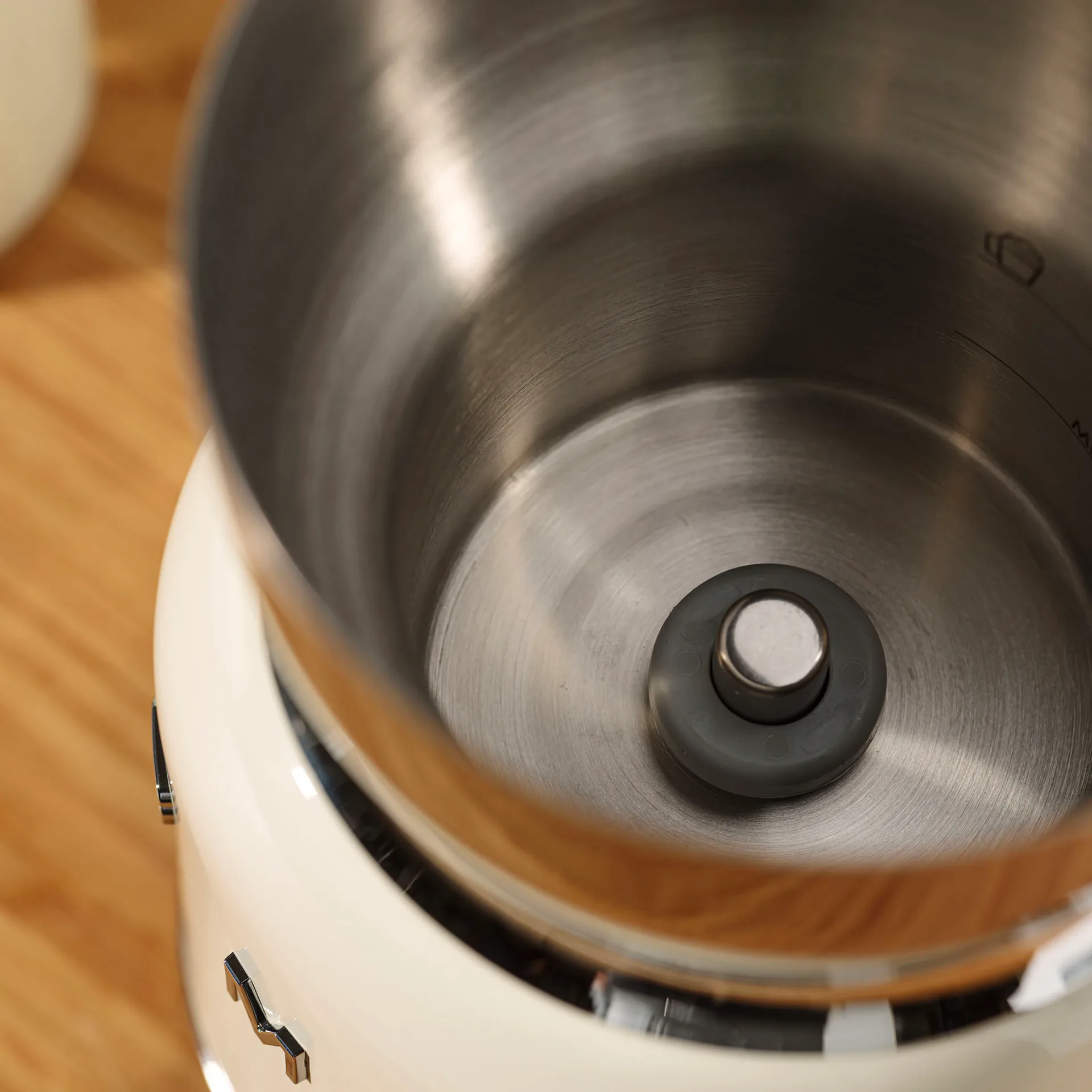 Smeg 50's Style mjölkskummare 60 cl, Créme vit Smeg