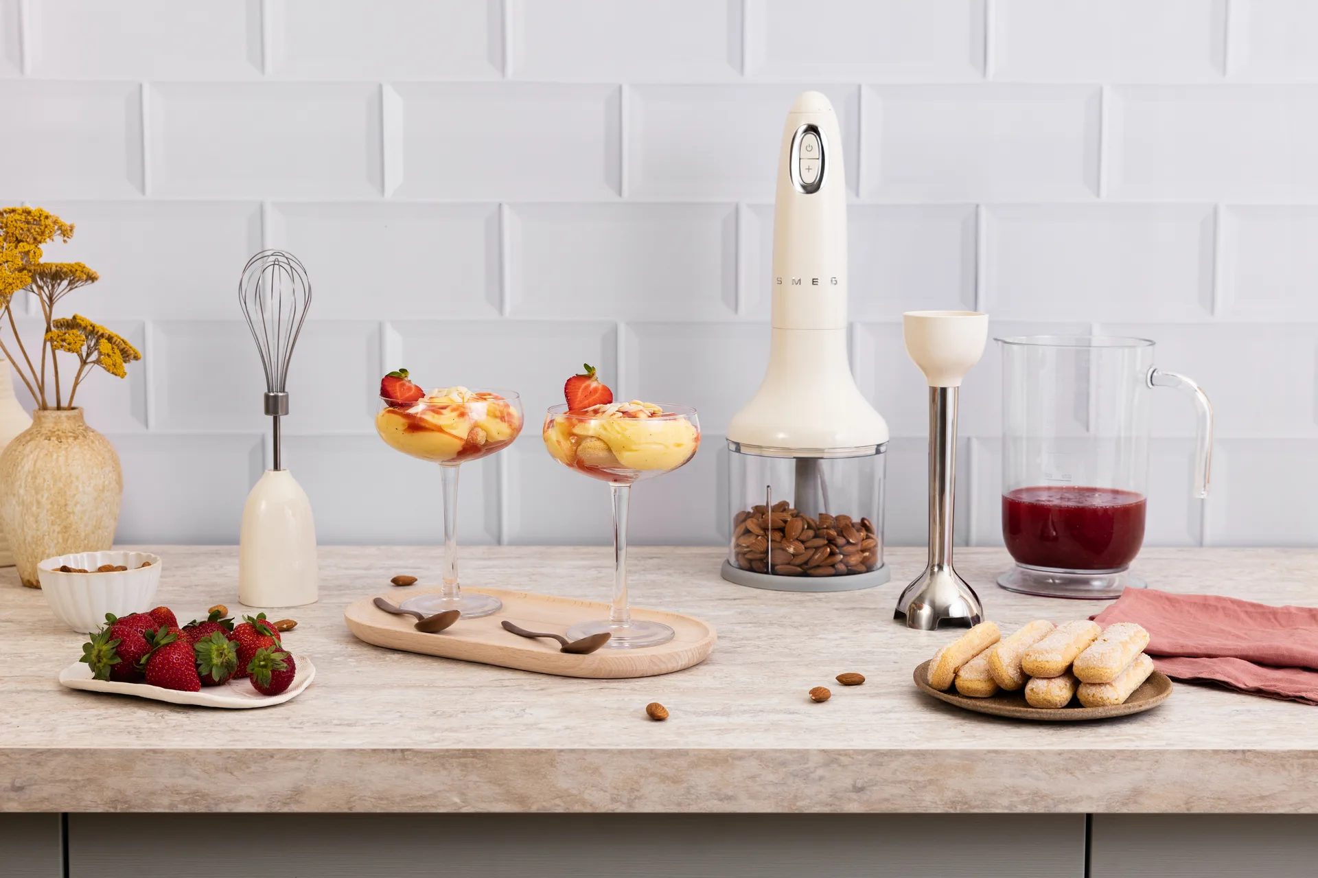 Smeg 50's Style stavmixer set 4 delar, Creme Smeg