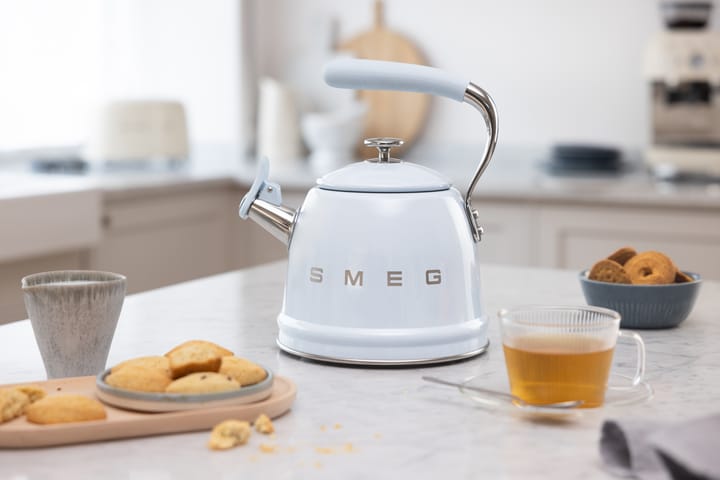 Smeg 50's Style vattenkittel med vissla, Pastell blue Smeg