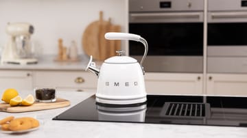 Smeg 50's Style vattenkittel med vissla - White - Smeg