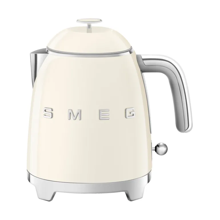 Smeg 50's Style vattenkokare mini 0,8 L Créme vit | Skandinavisk Design | Vattenkokare | Beige