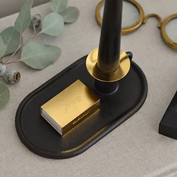 Kammarljusstake med tändsticksetui - Svart - Solstickan Design