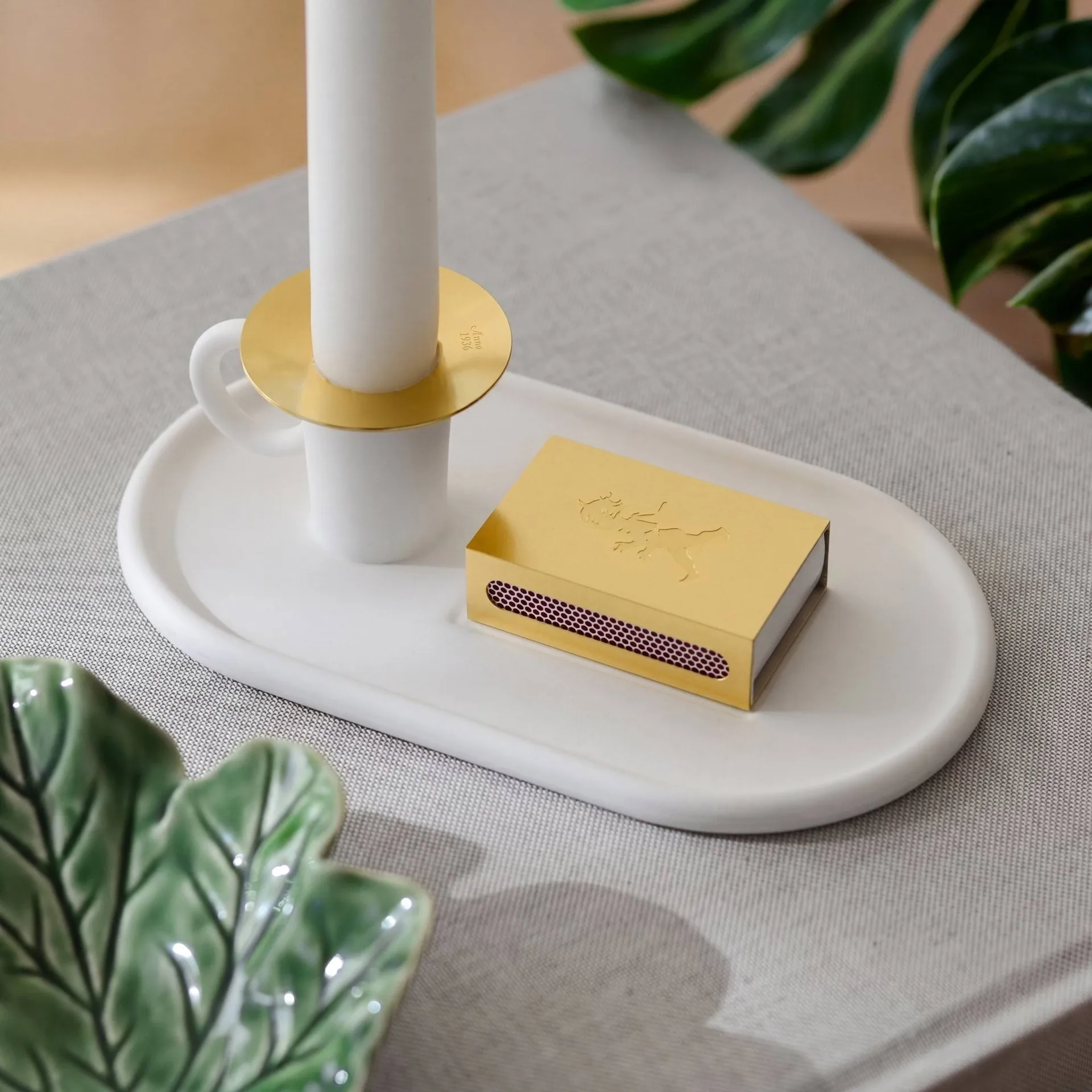 Kammarljusstake med tändsticksetui, Vit Solstickan Design