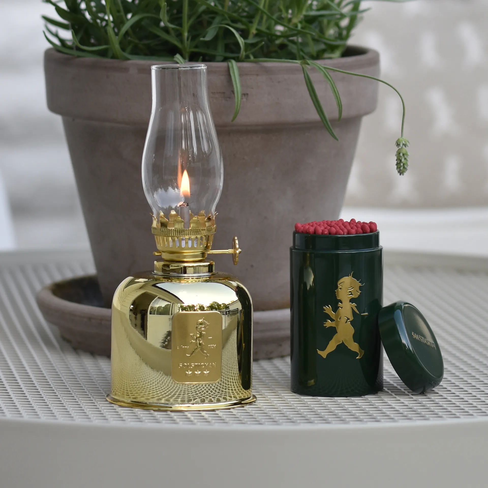Solstickan fotogenlampa, Guld Solstickan Design