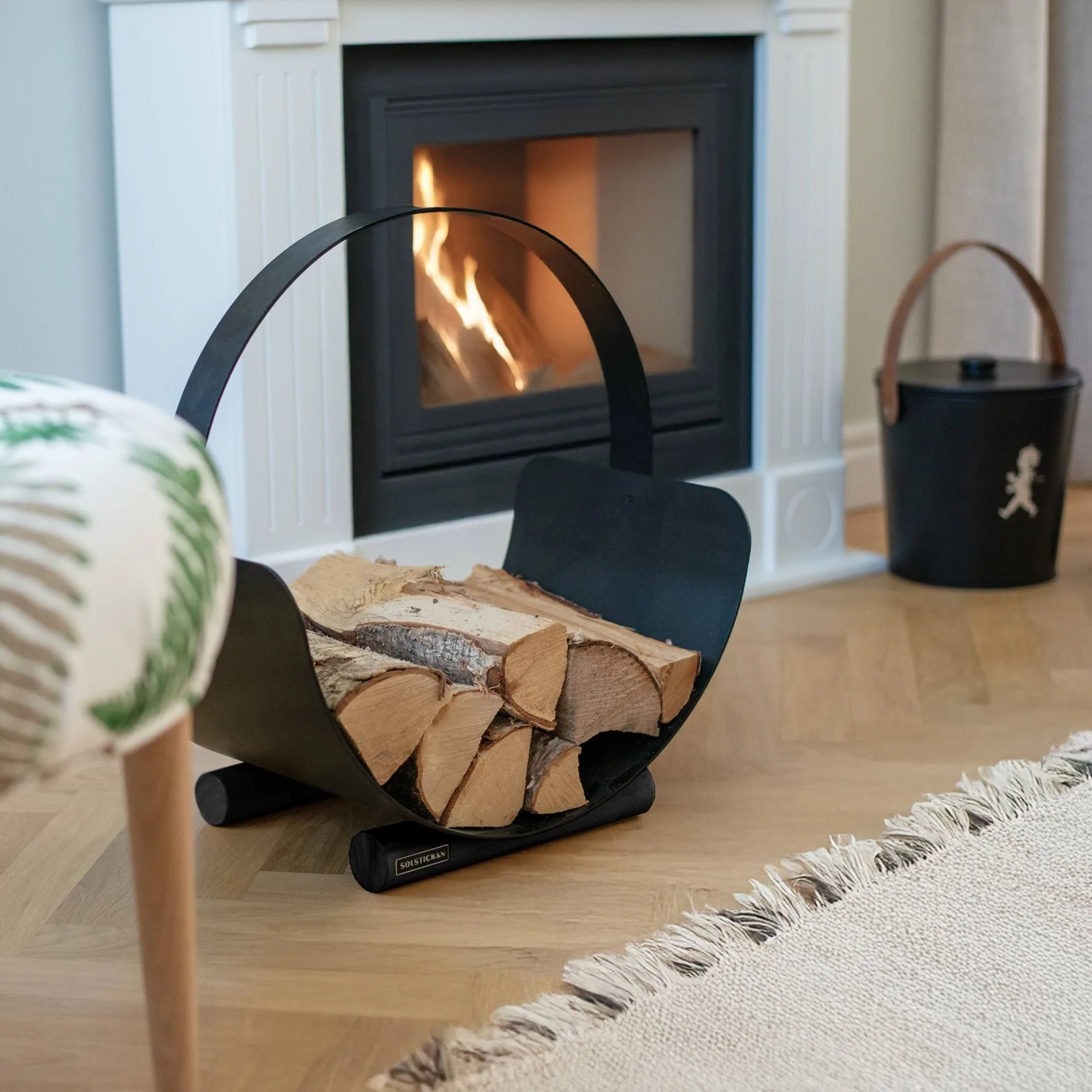 Solstickan vedkorg, Svart Solstickan Design