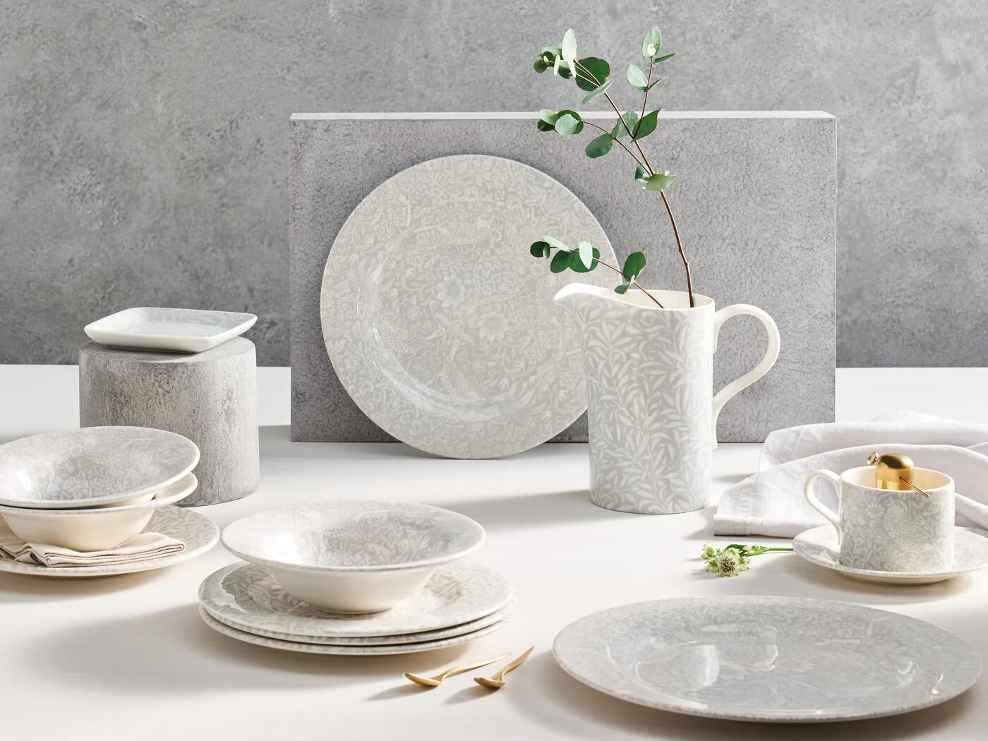 Strawberry Thief tallrik Ø28 cm, Grey Spode