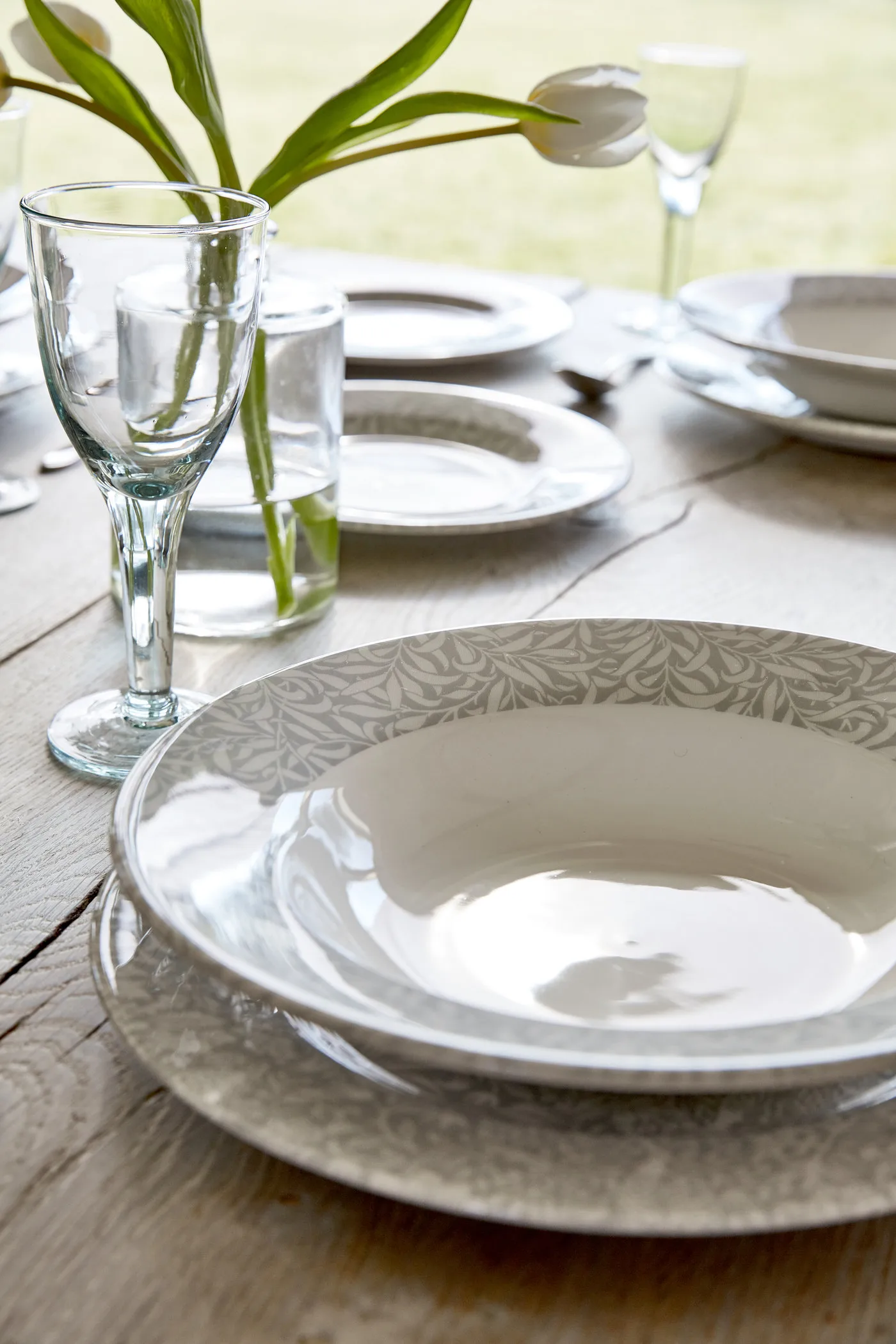 Strawberry Thief tallrik Ø28 cm, Grey Spode