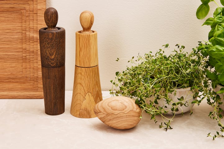 Mr Pepper pepparkvarn 24 cm, Mörk ek Spring Copenhagen