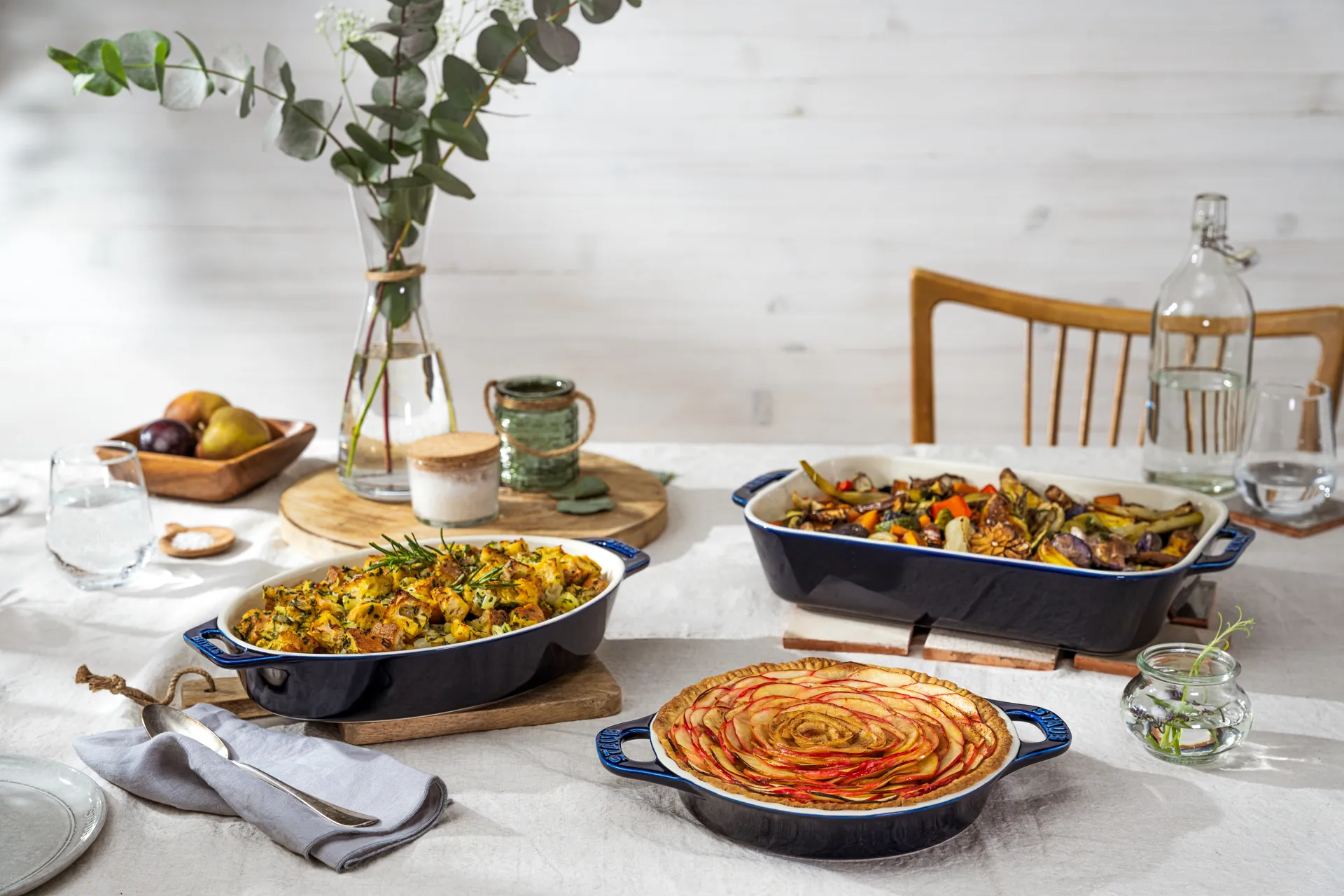 Staub Ceramic pajform Ø24 cm, Mörkblå STAUB