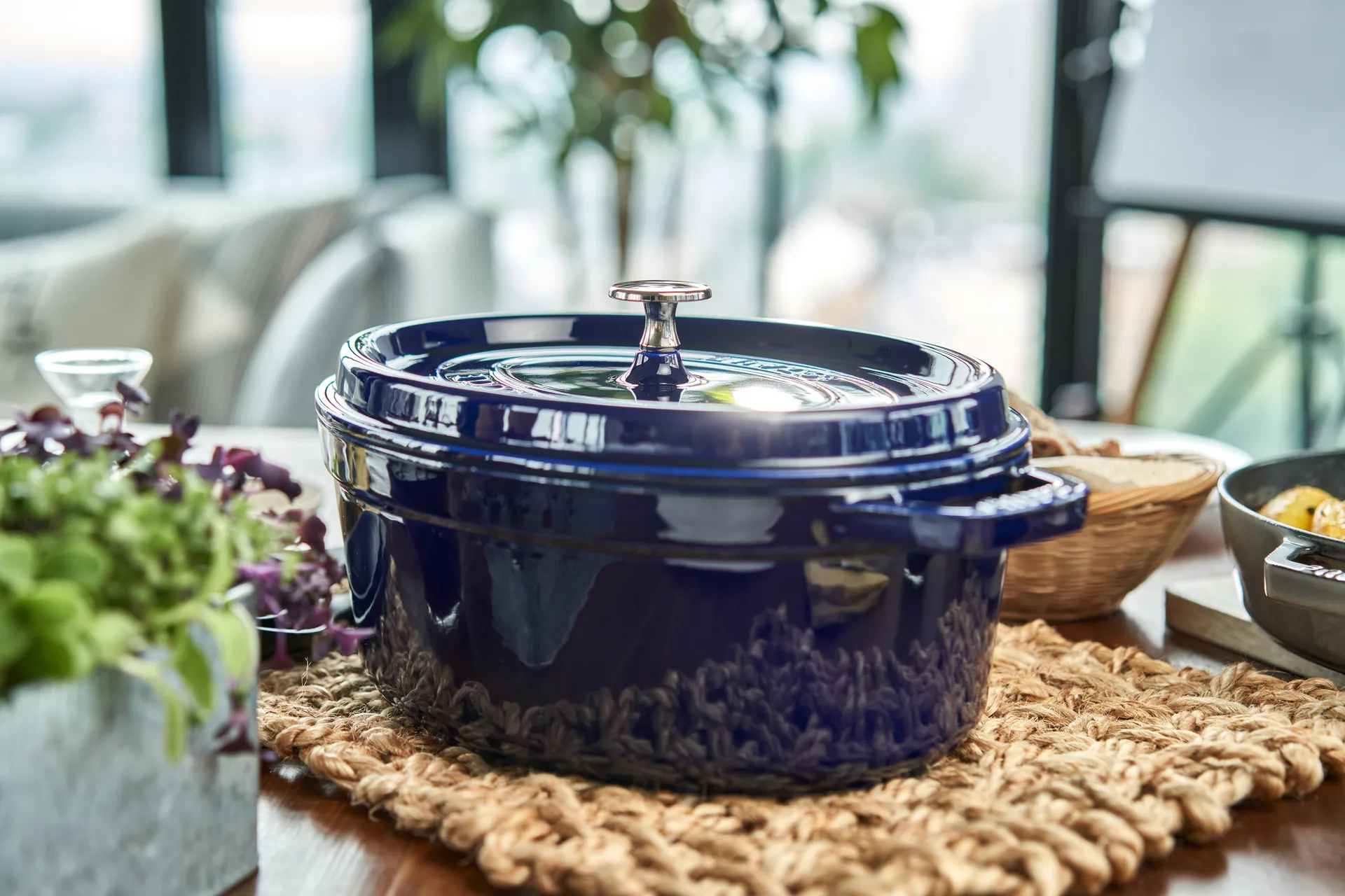 Staub La Cocotte oval gryta gjutjärn 6,7 L, Mörkblå STAUB
