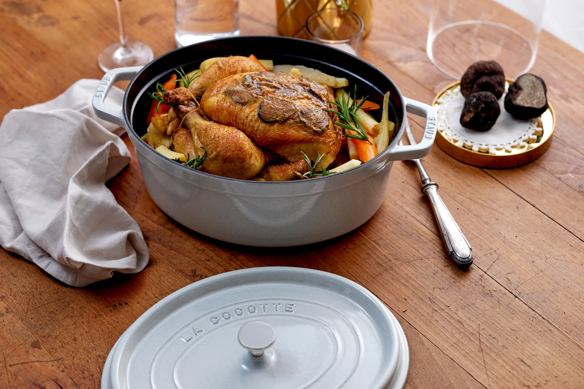 Staub La Cocotte oval gryta gjutjärn 6,7 L, White truffle STAUB