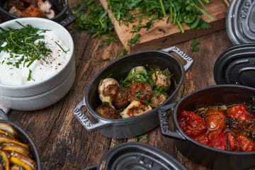 Staub La Cocotte oval minigryta gjutjärn 0,25 L - Svart - STAUB
