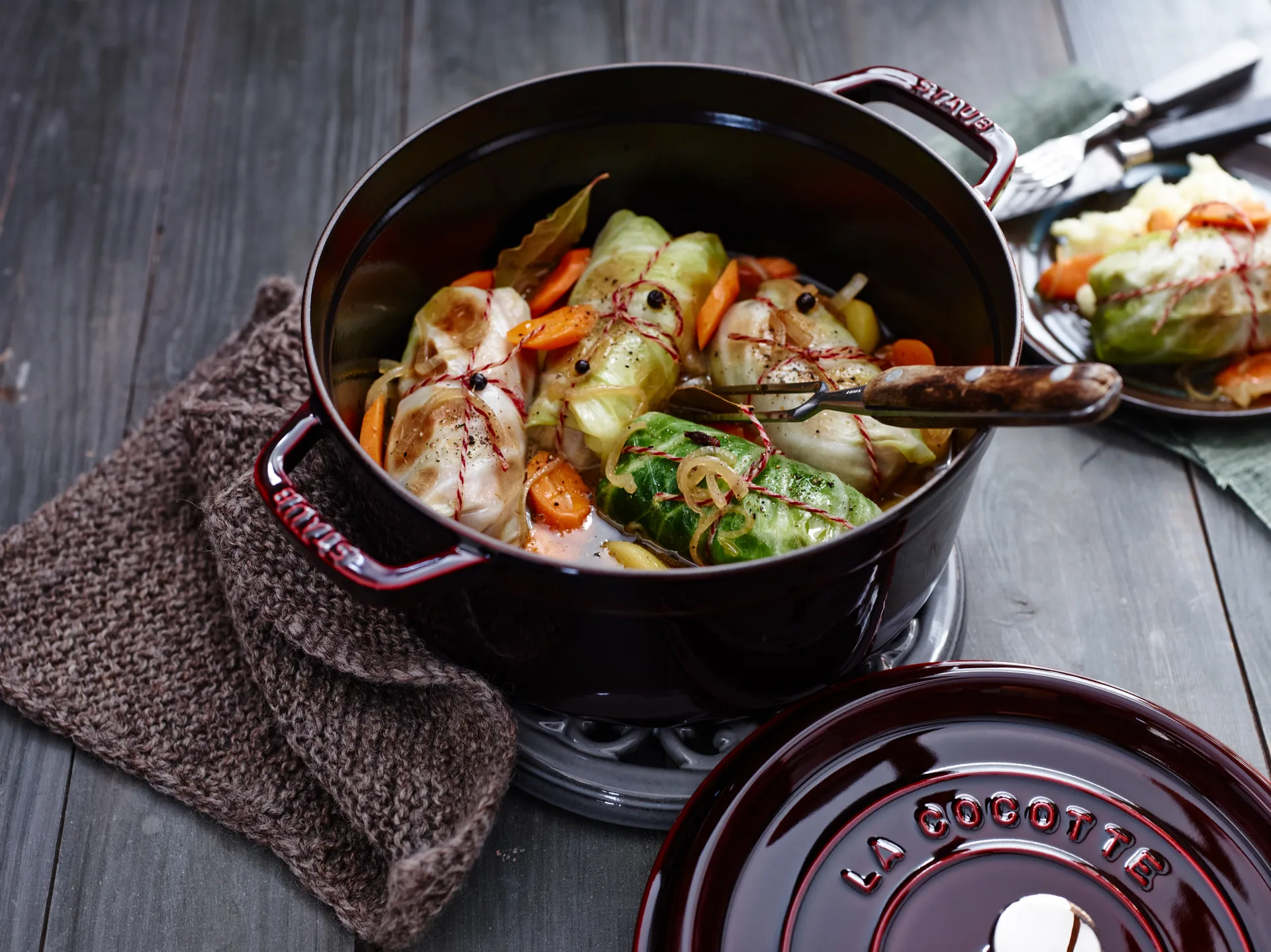 Staub La Cocotte rund gryta gjutjärn 2,6 L, Grenadinröd STAUB