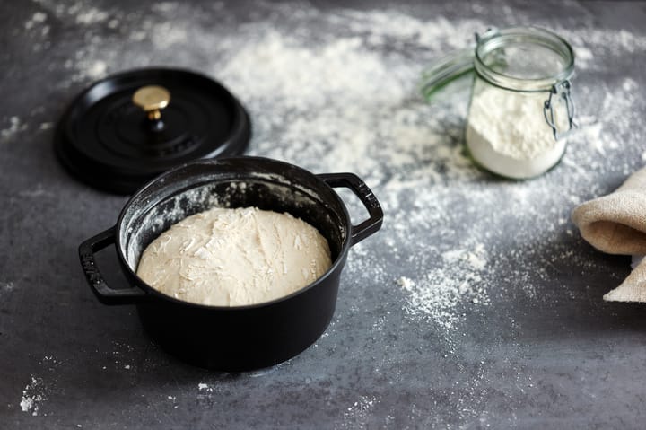 Staub La Cocotte rund gryta gjutjärn 2,6 L, Svart STAUB