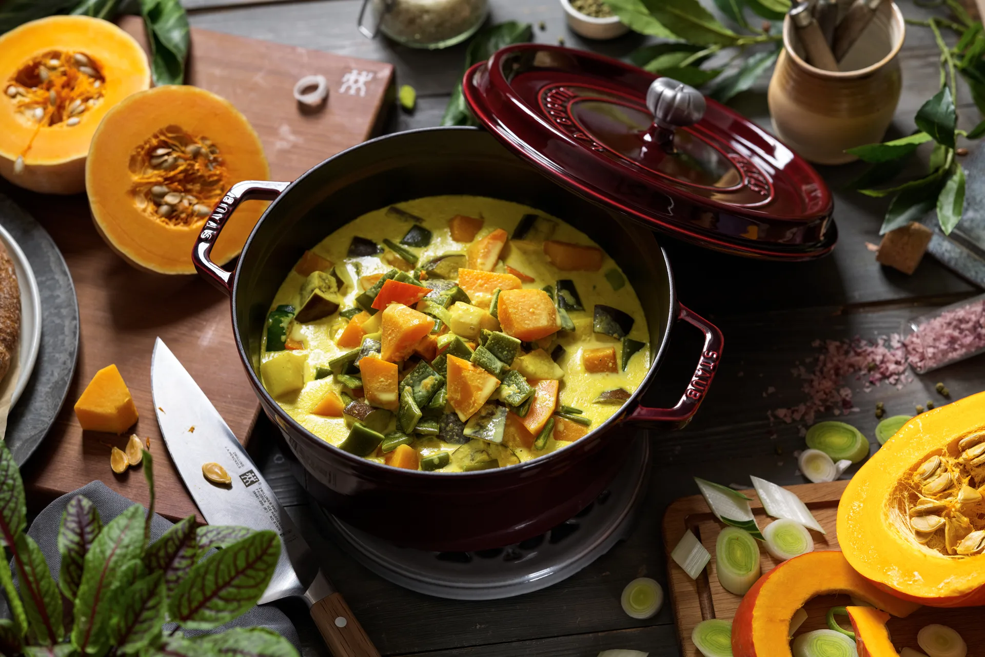 Staub La Cocotte rund gryta gjutjärn 3,8 L, Grenadinröd STAUB