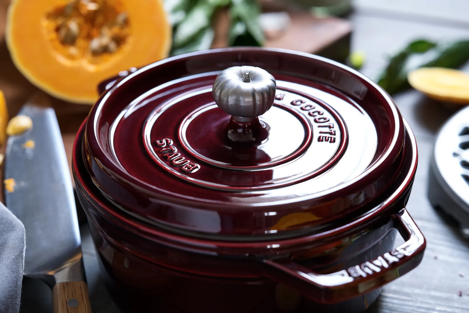 Staub La Cocotte rund gryta gjutjärn 3,8 L, Grenadinröd STAUB