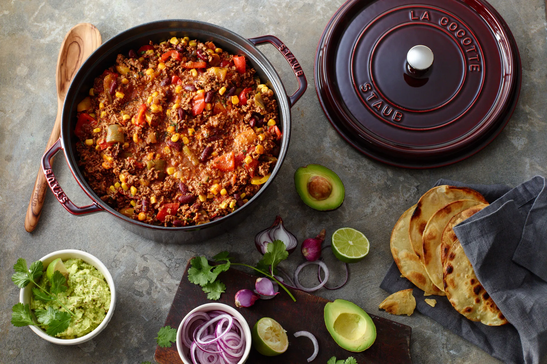 Staub La Cocotte rund gryta gjutjärn 6,7 L, Grenadinröd STAUB