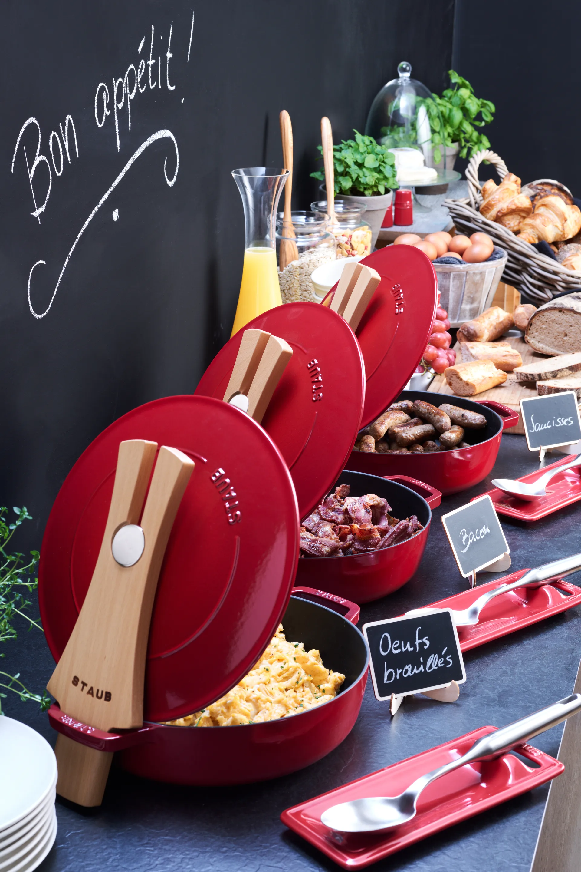 Staub lockhållare i trä, 24 cm STAUB