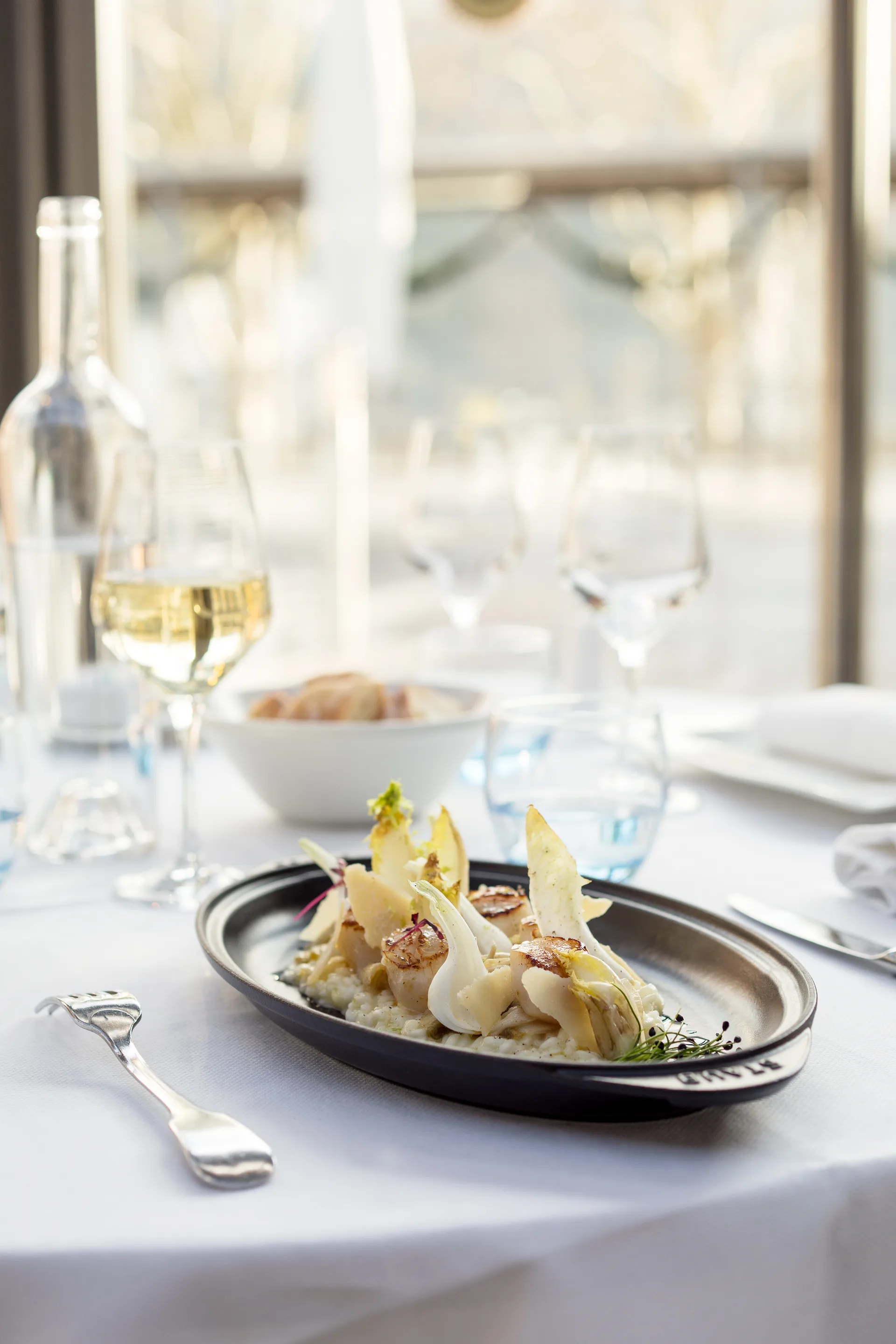 Staub oval fiskform i gjutjärn, svart STAUB