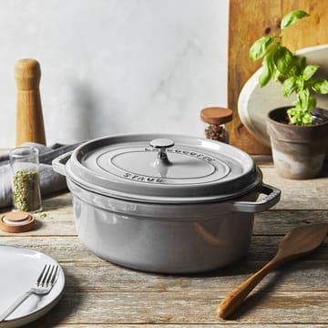 Staub oval gryta i gjutjärn 4,2 l - grå - STAUB