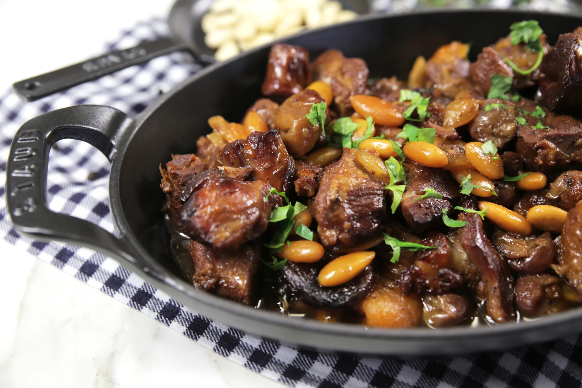 Staub oval ugnsform gjutjärn 37 cm, Svart STAUB