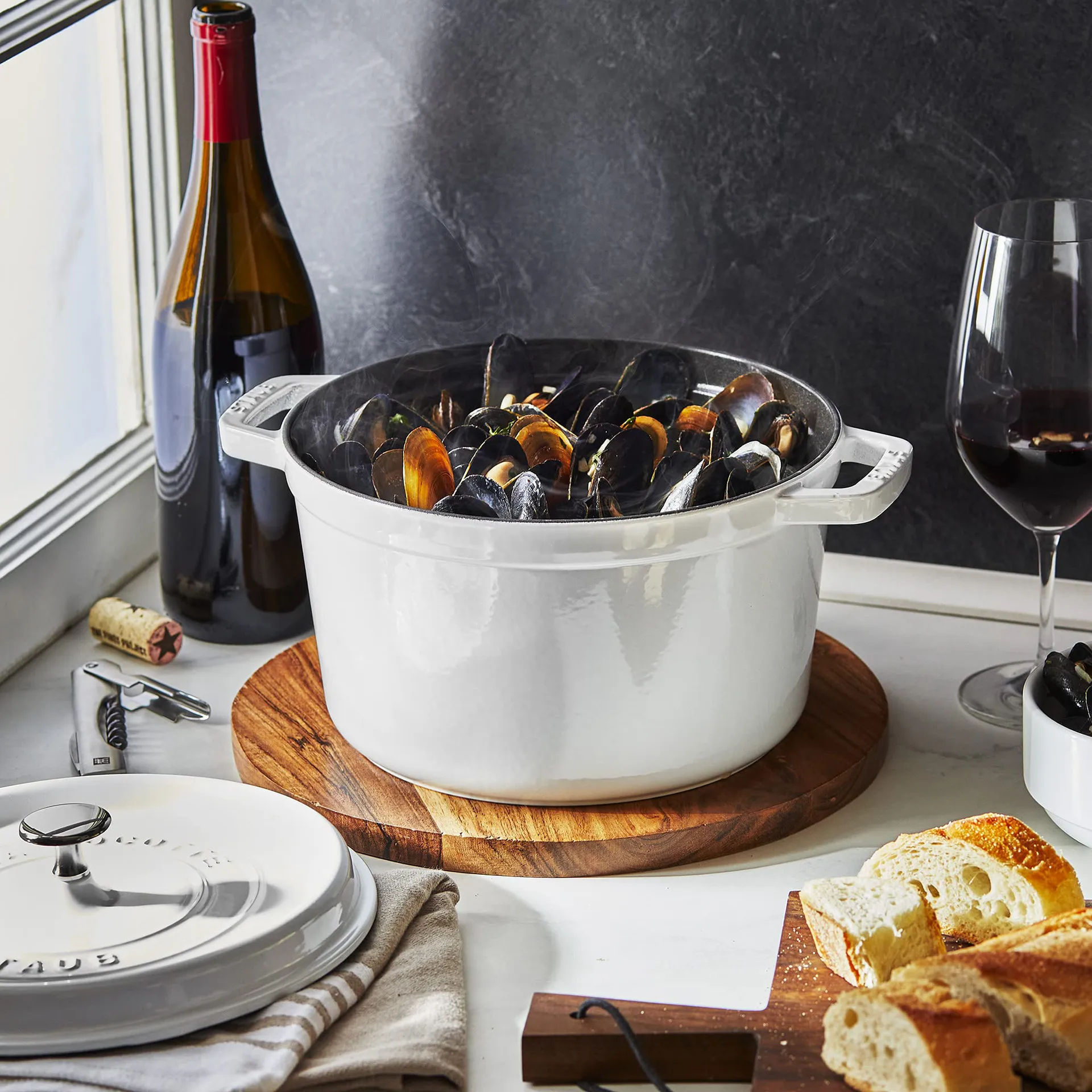 Staub rund gryta hög modell 4,8 L, White Truffle STAUB