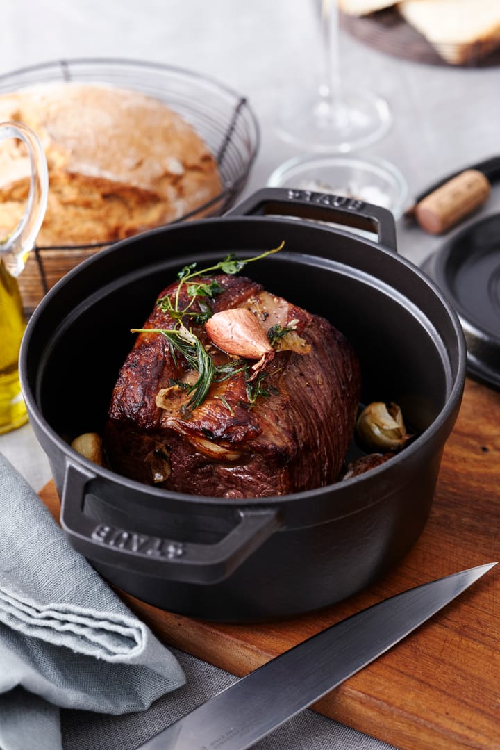 Staub rund gryta i gjutjärn 5,2 l, svart STAUB