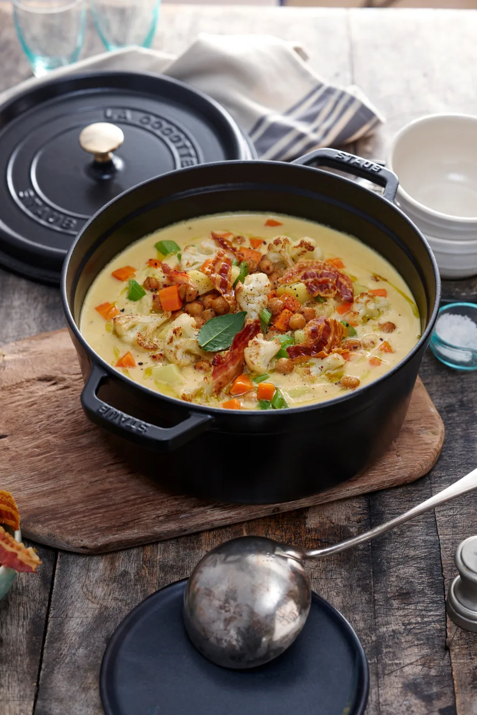 Staub rund gryta i gjutjärn 6,7 l, svart STAUB