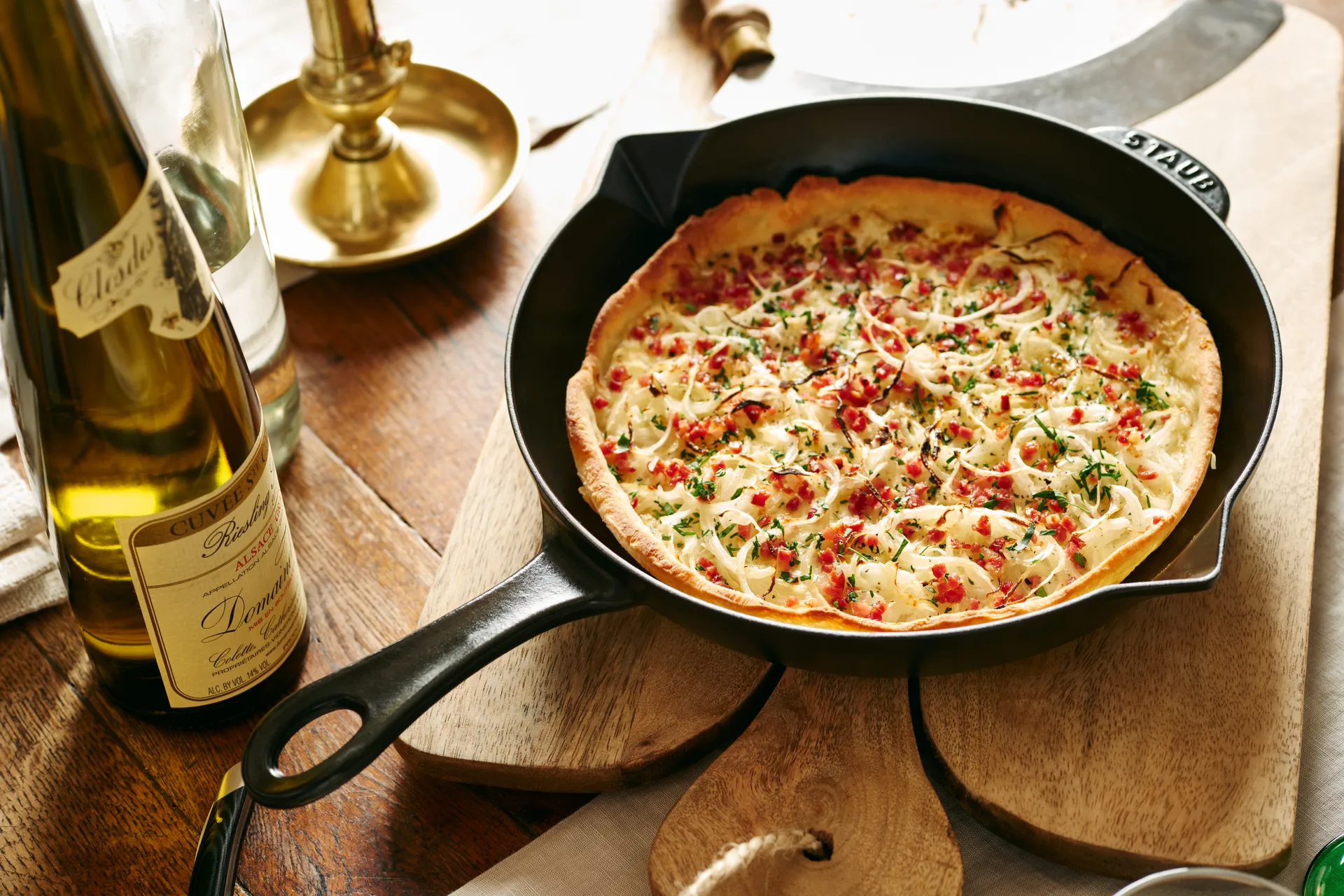 Staub stekpanna gjutjärn med hällpip Ø26 cm, Svart STAUB