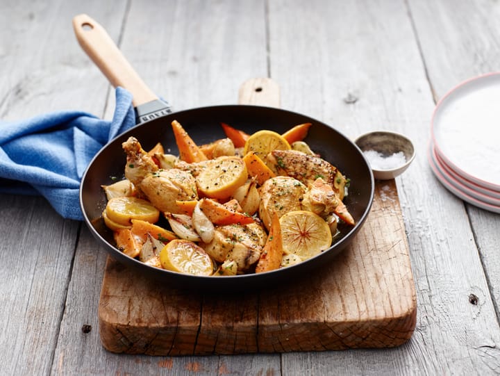Staub stekpanna gjutjärn svart ljust trähandtag, Ø28 cm STAUB