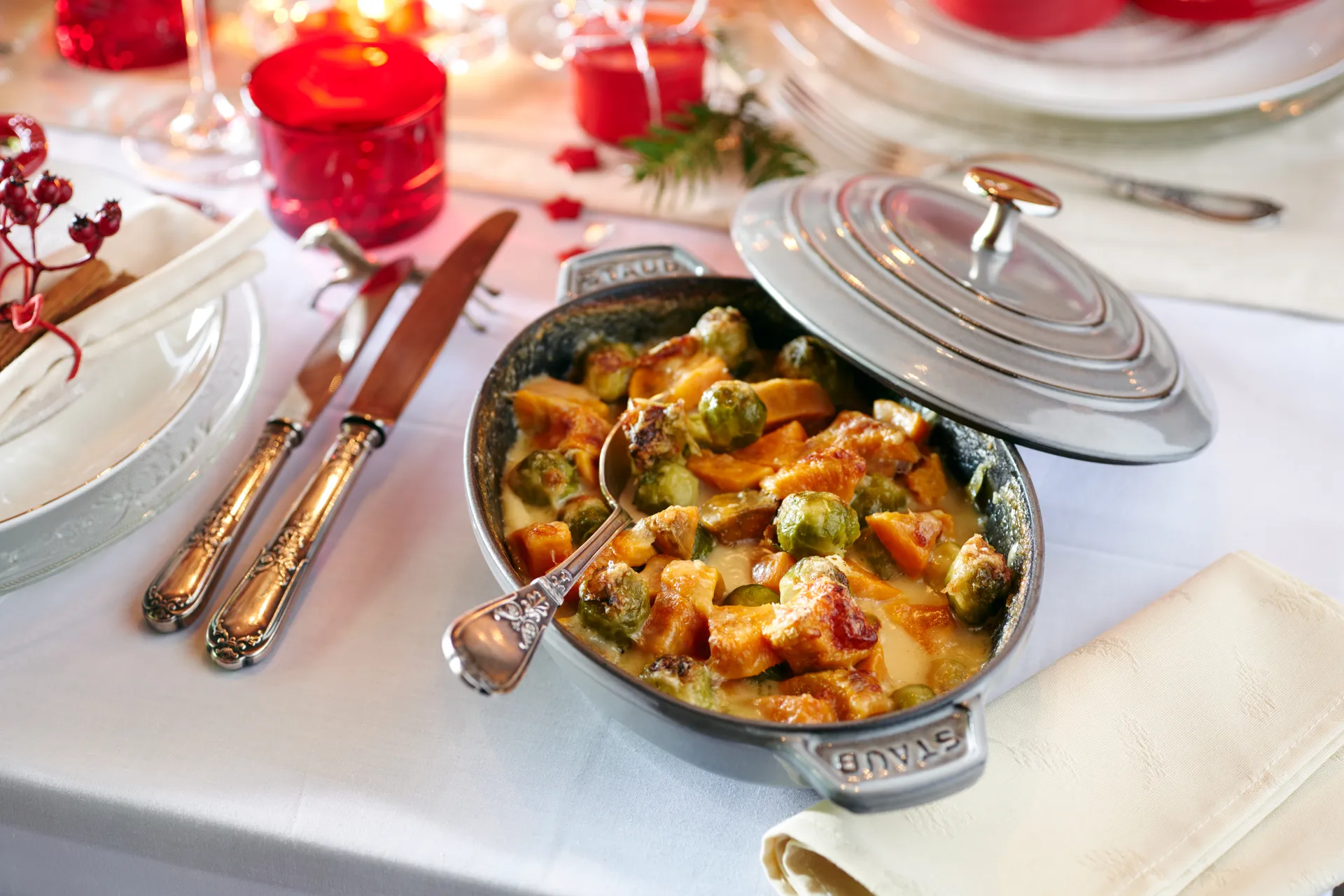 Staub ugnsform gjutjärn med lock oval 23 cm, Grafitgrå STAUB