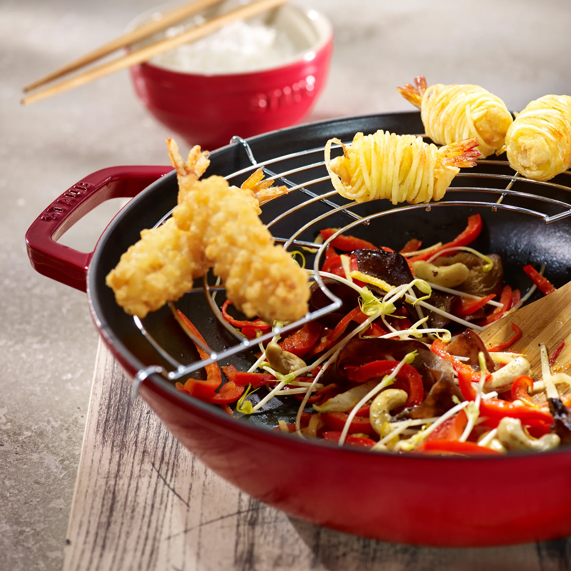 Wok med glaslock Ø37 cm 5,7 L, Röd STAUB