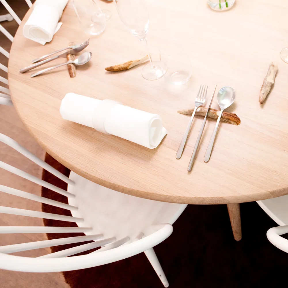 Miss Tailor bord Ø90 cm, ek naturell olja, fast skiva Stolab