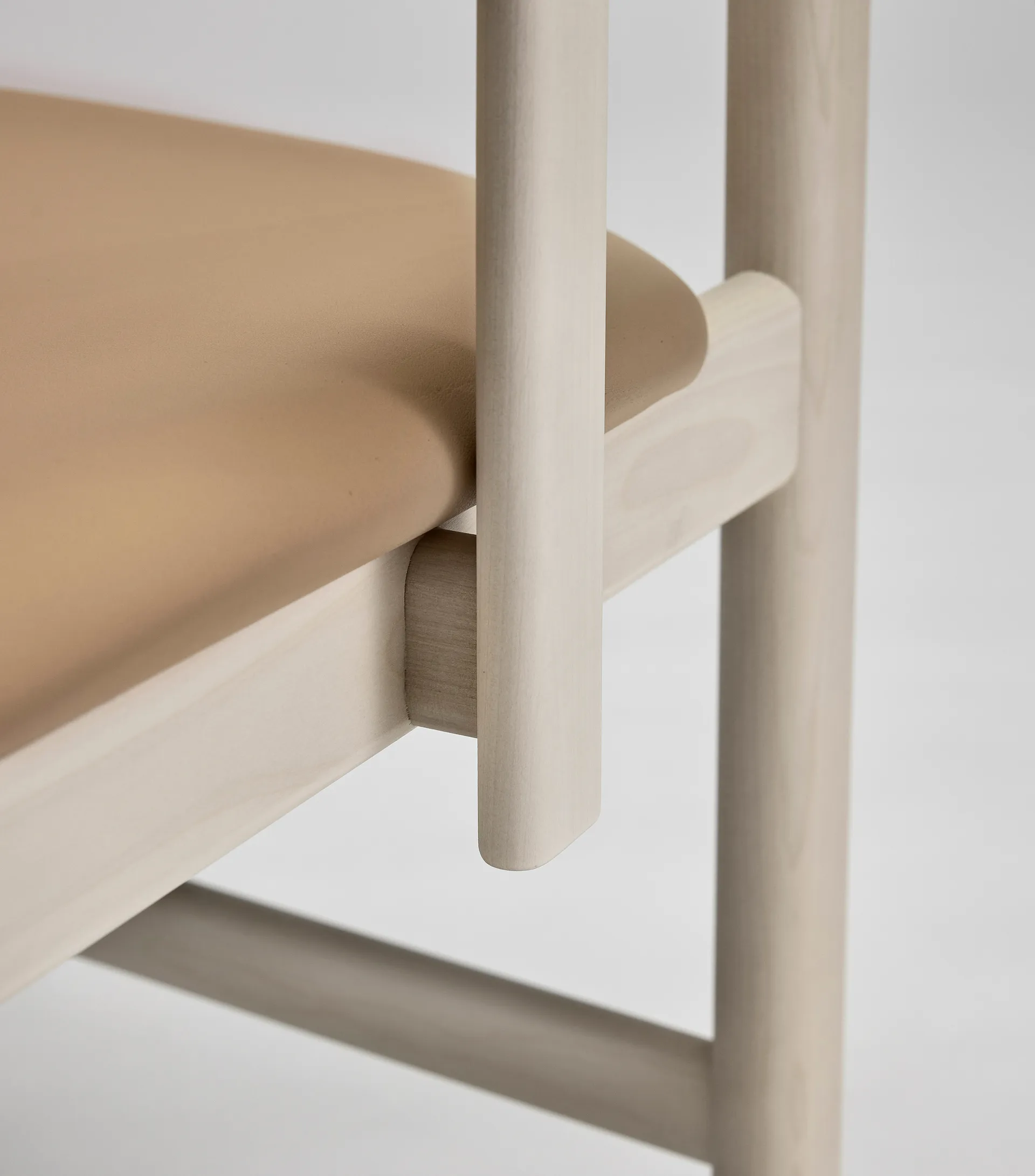 Pal karmstol, Björk ljus mattlack-Elmosoft 22030 Stolab