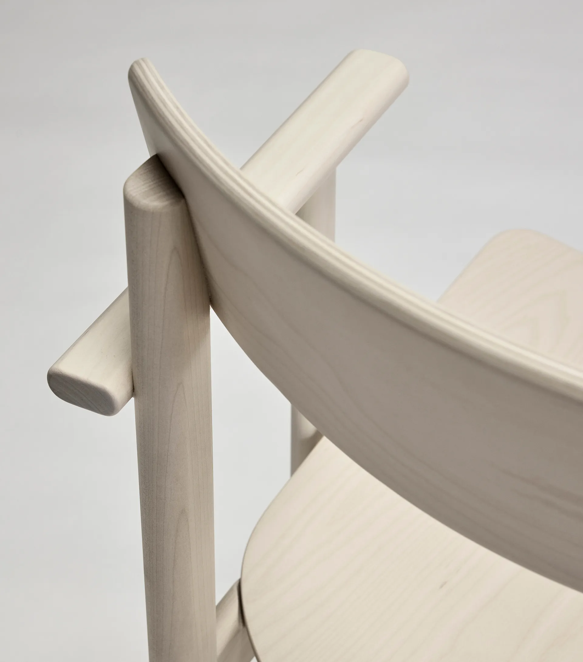 Pal karmstol, Björk ljus mattlack Stolab