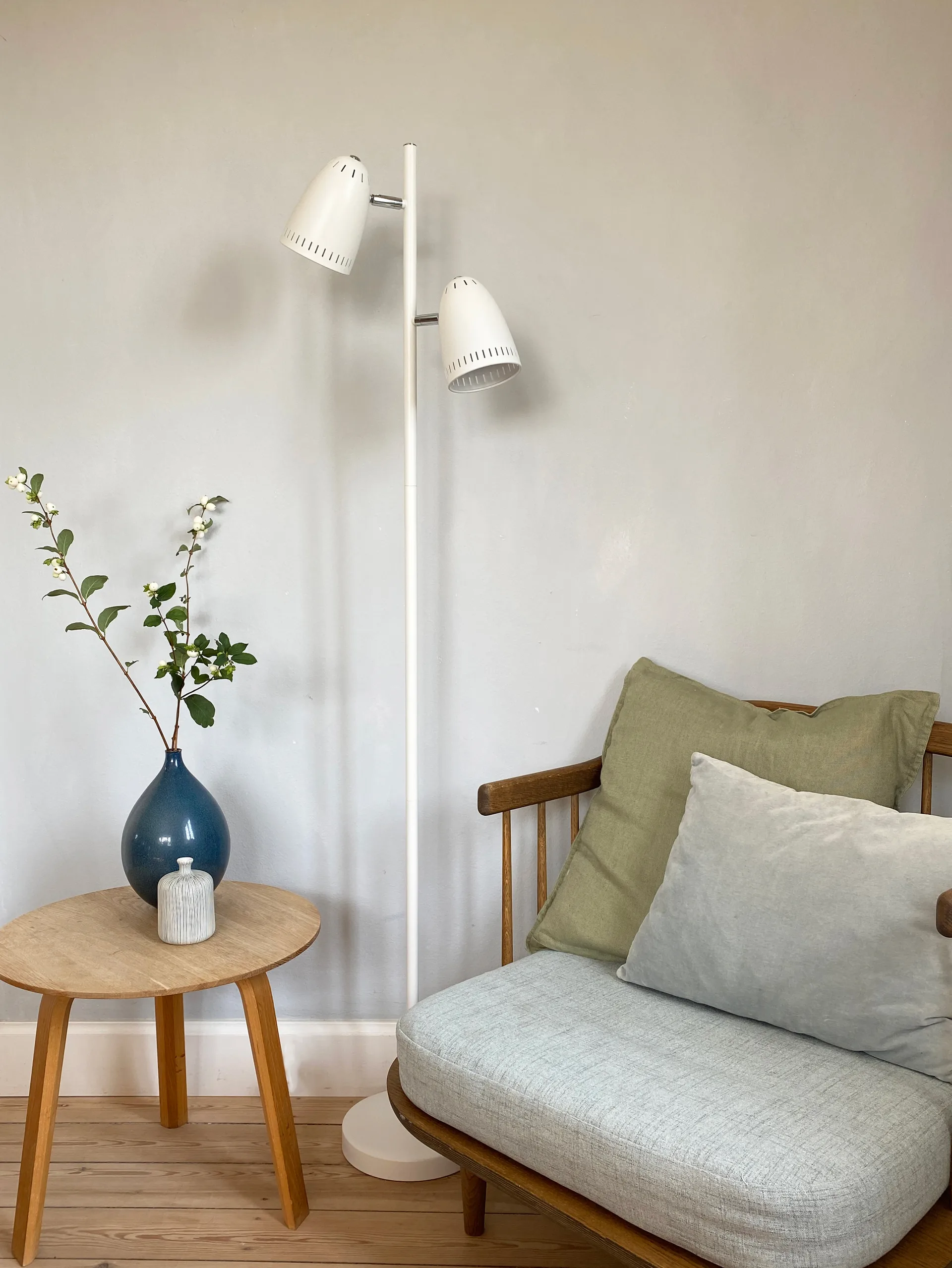 Dynamo Twin golvlampa, Almost Black Superliving