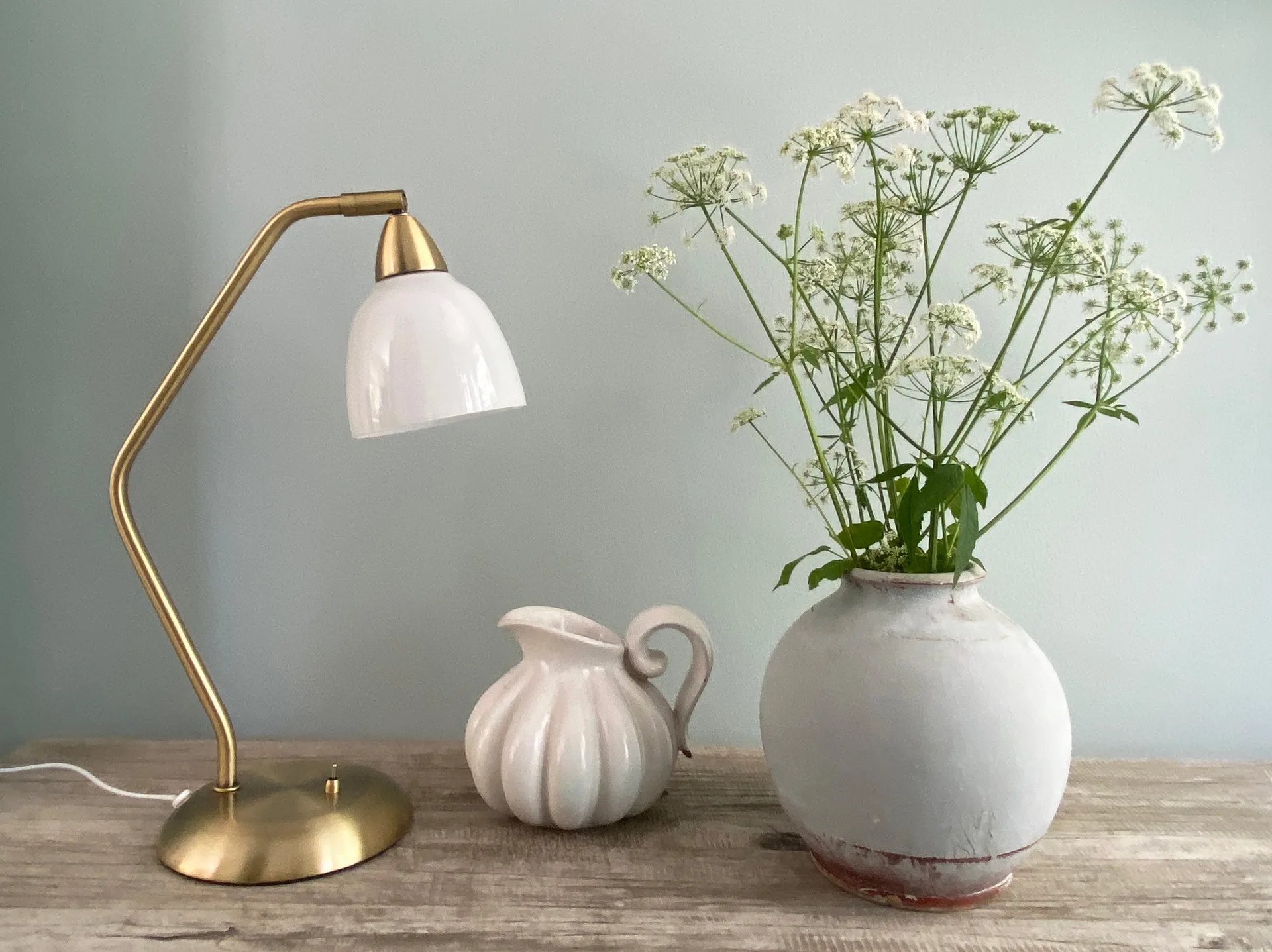 Urban bordslampa, Brushed Brass Superliving