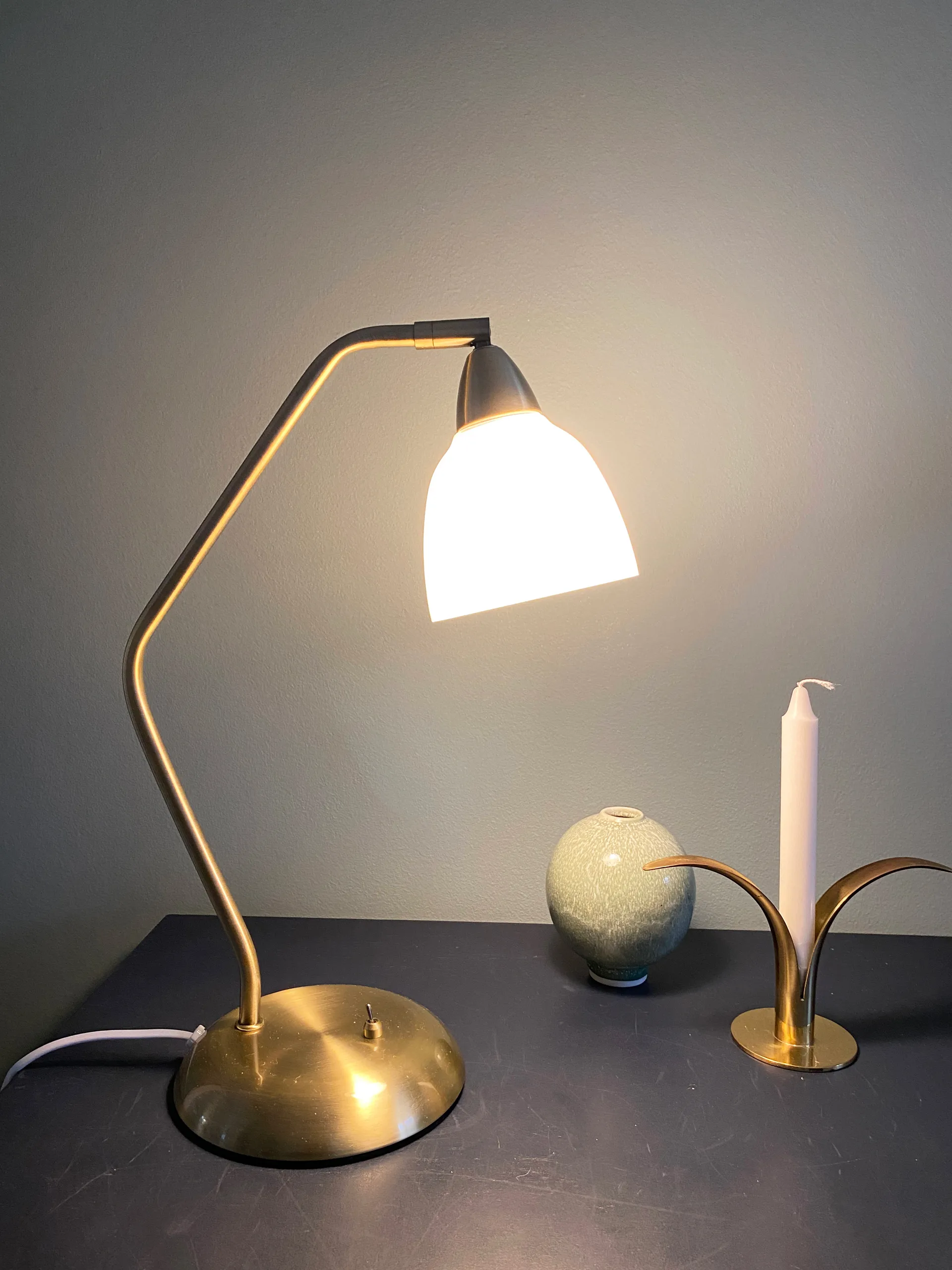 Urban bordslampa, Brushed Brass Superliving