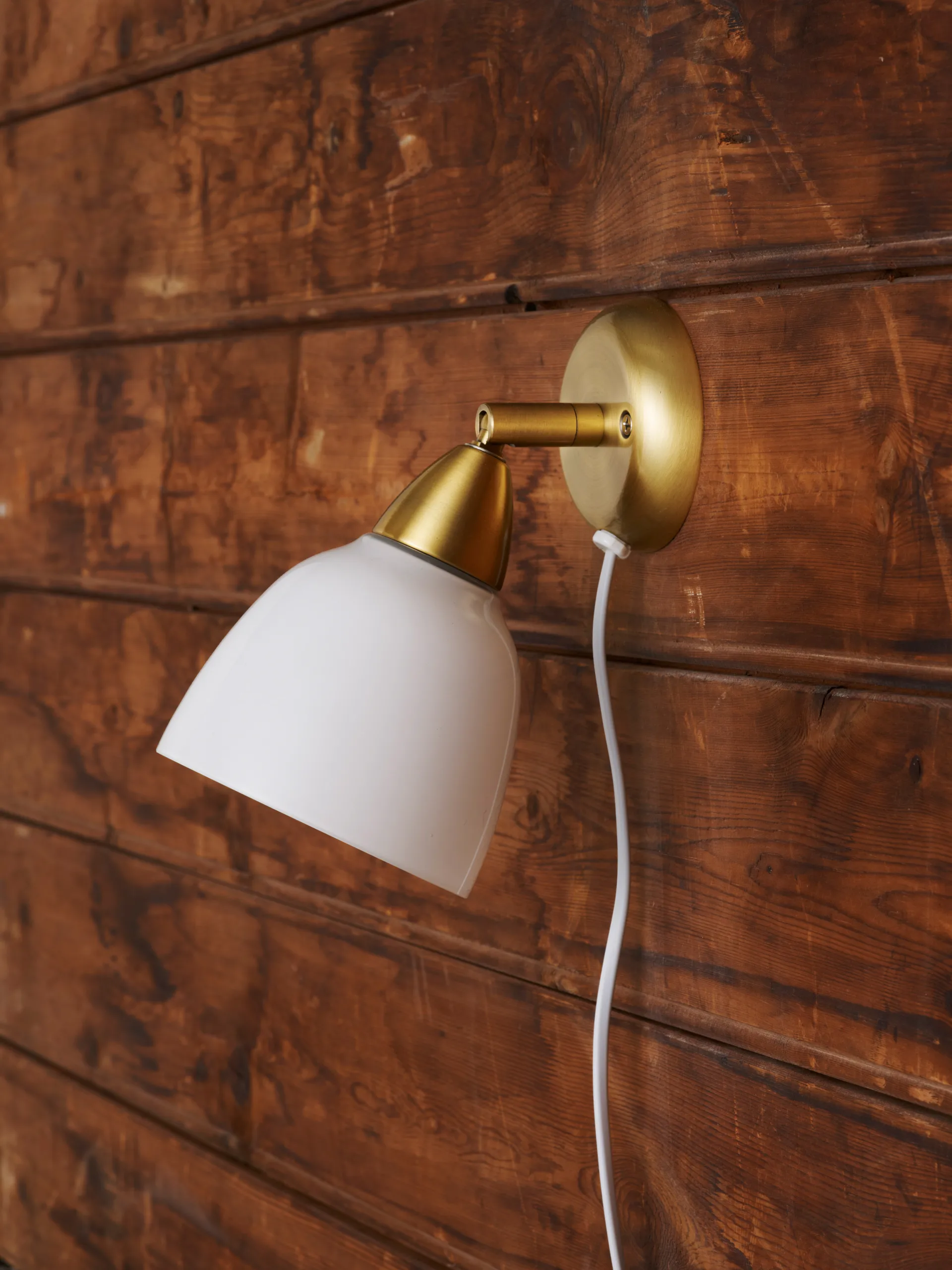 Urban short vägglampa, Brushed Brass Superliving