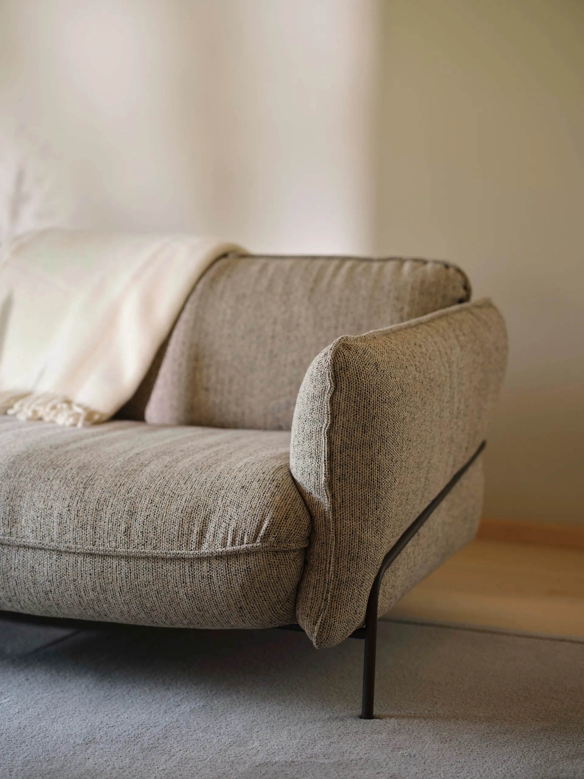 Continental soffa, Wave Sand-kromat stål Swedese