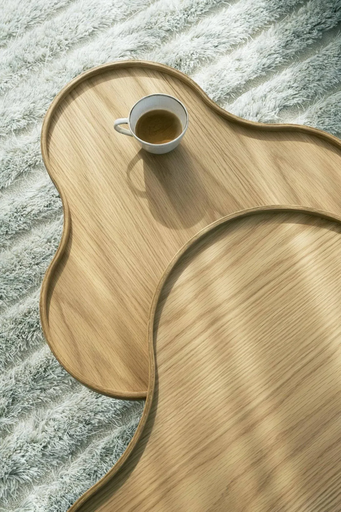 Flower mono bord 62x66 cm, H39 Ek lackad-nutmeg RAL1019 Swedese