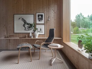 Lamino fåtölj lackad bok/fårskinn - Scandinavian Grey (grå) - Swedese
