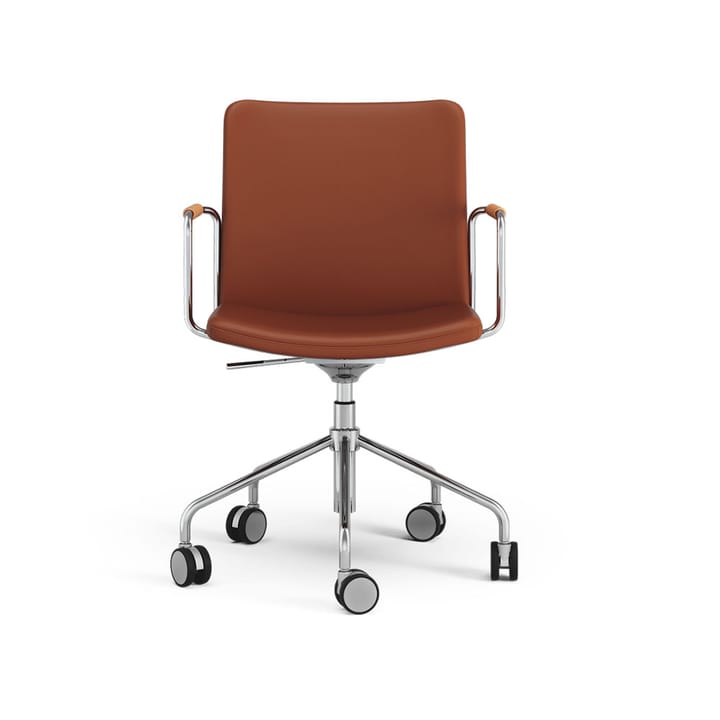 Stella kontorsstol höj/sänkbar med svikt, läder elmosoft 33004 brun, krom, armstöd 8822 amber Swedese