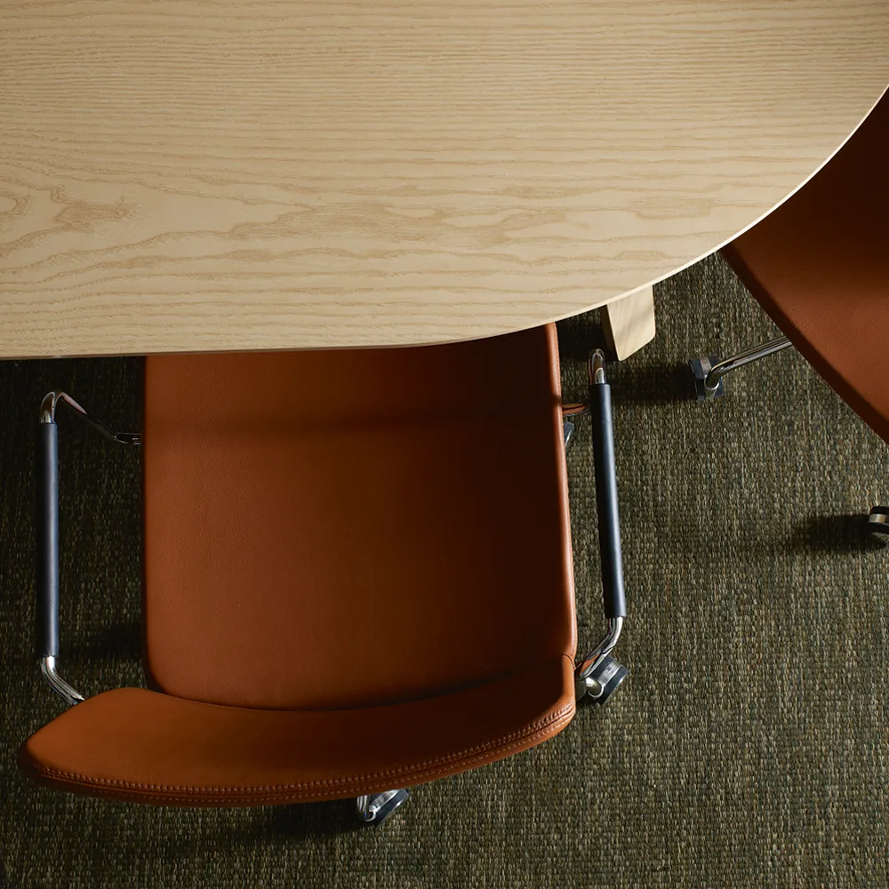 Stella kontorsstol med hjul höj/sänkbar, Läder elmosoft 33004 brun-krom, ej svikt  Swedese