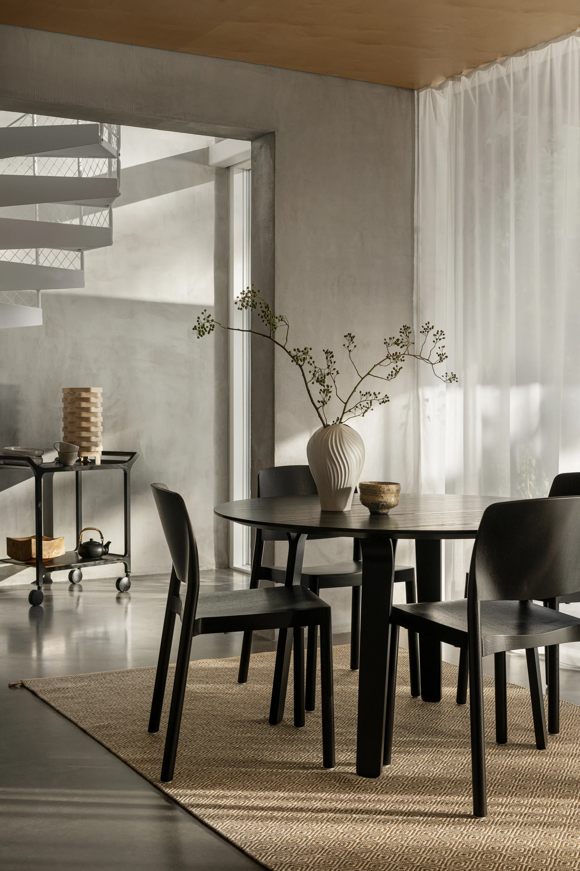 Teatime serveringsvagn, Ask svartlaserad Swedese