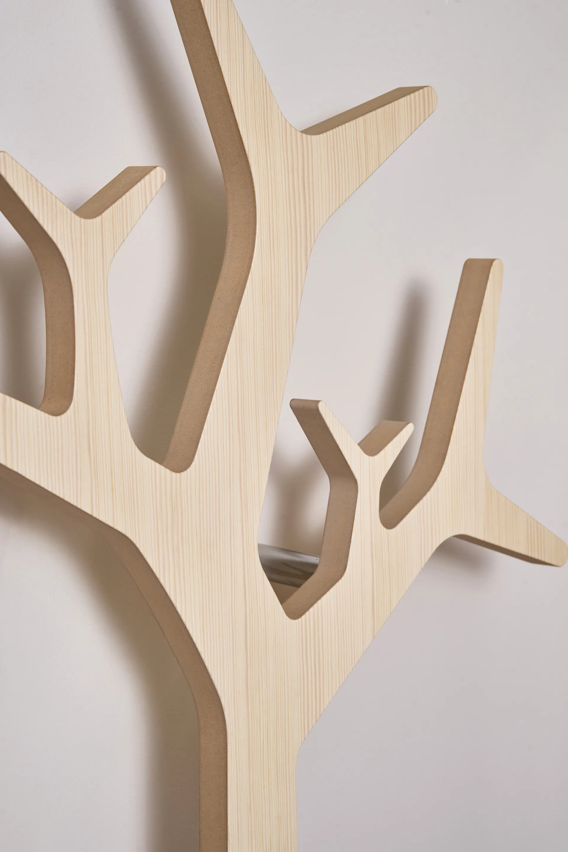 Tree wall rockhängare Special Edition 194 cm, Vitpigmenterad furu Swedese