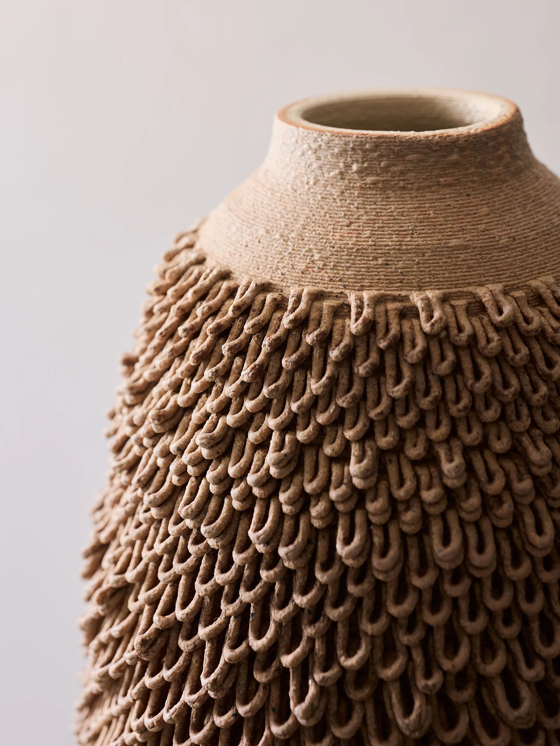 Aria vas small, Brun Tell Me More