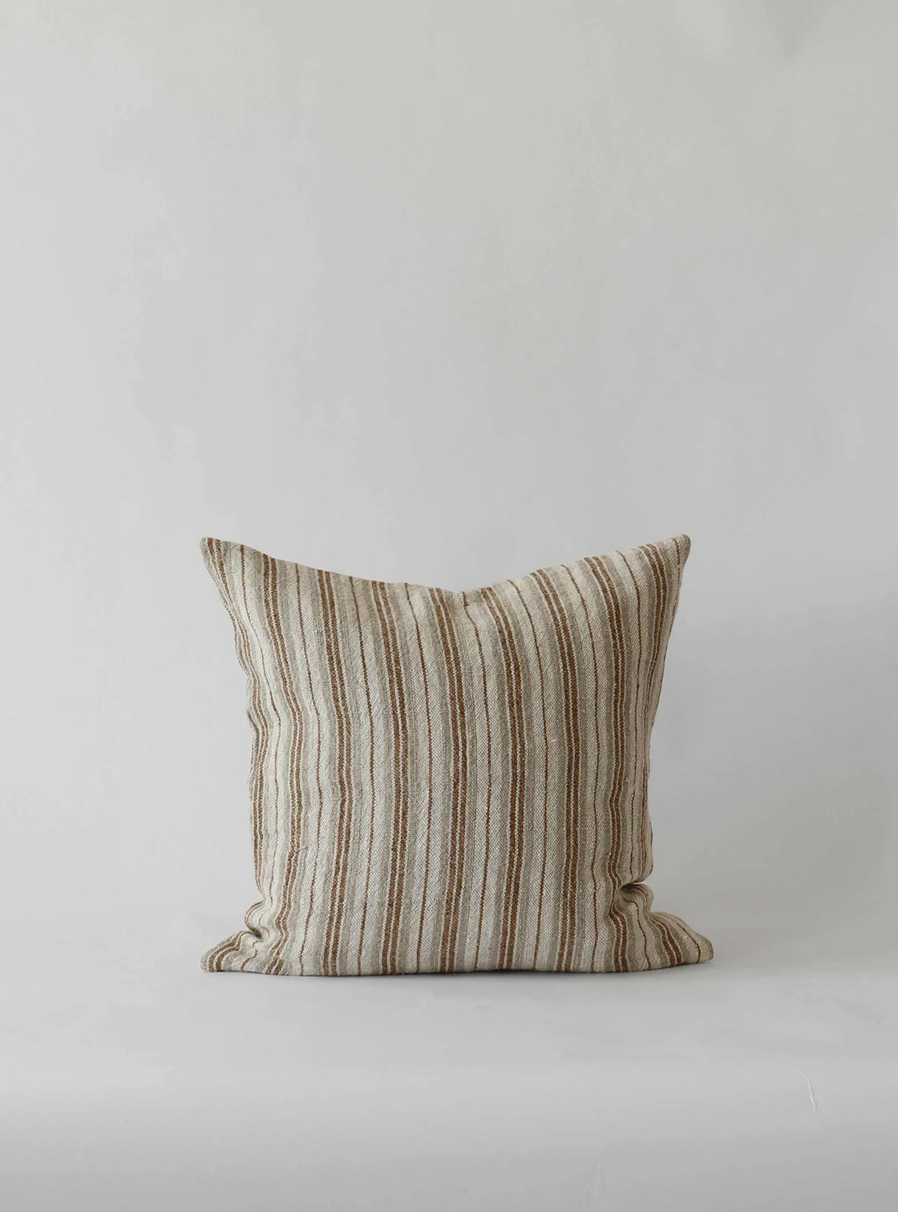 Aston kuddfodral linne 50x50 cm, Golden Brown Tell Me More